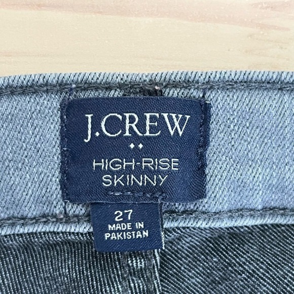 J.Crew High-Rise Raw Hem Stretch Skinny Jean in Ash Grey Wash, Size 27 - Picture 2 of 8